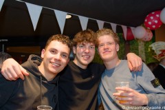 2025-02-15-00-05-38_web