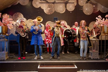 2025-11-11-10-18-11_web