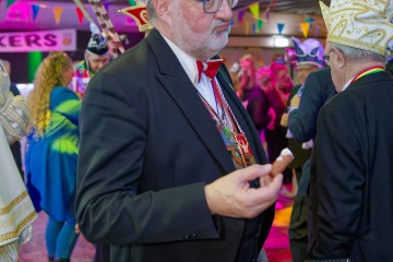 2_2025-11-22-23-12-56_web