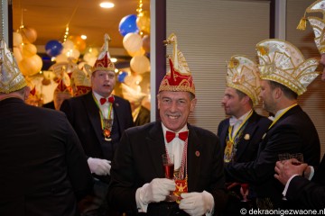 2_2025-12-13-19-23-38_web